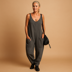 https://cdn.shopify.com/s/files/1/0910/7918/0552/files/Luchtige-zomerjurk-met-wijde-pasvorm-voor-dames5.png?v=1748118041