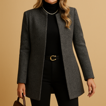 Zwarte getailleerde dames blazer van ademend materiaal | Lianne 3
