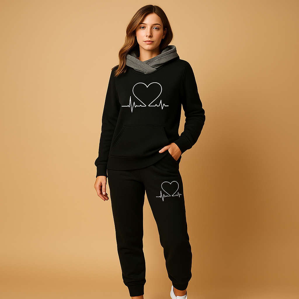 https://cdn.shopify.com/s/files/1/0910/7918/0552/files/stijlvolle-jogging-set-met-jack-voor-dames.png?v=1748383603